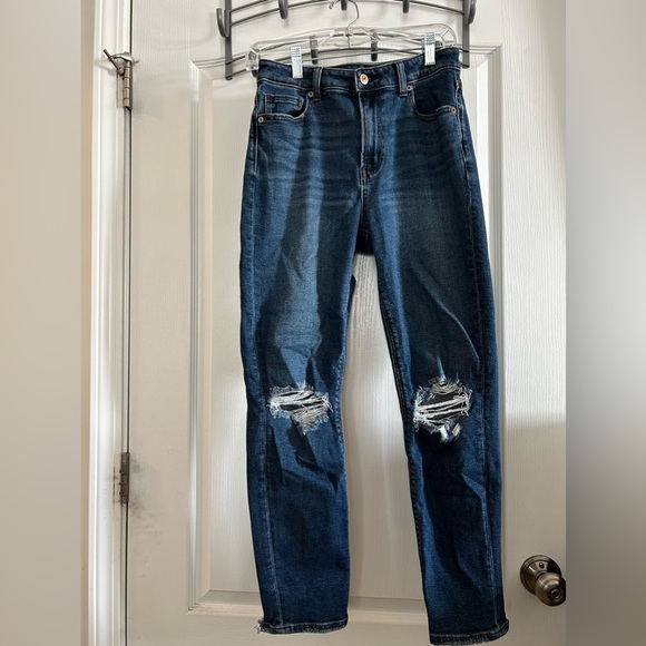 American Eagle Mom Jeans Size 4 regular Denim Destroyed Distressed medium blue - Picture 1 of 16